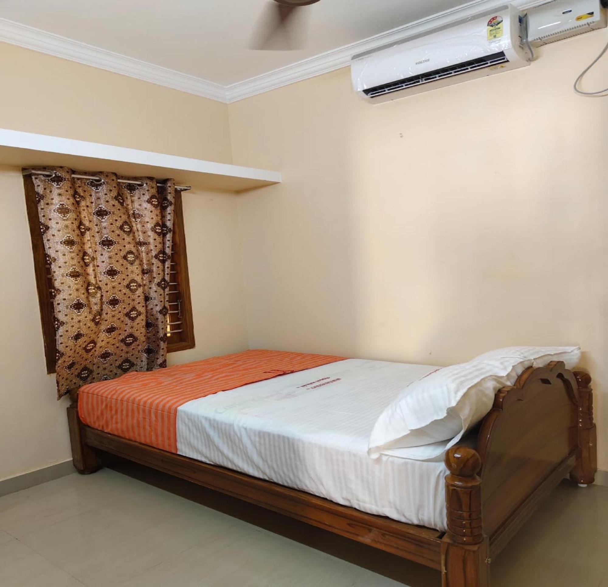 Arumugam Residency Ac Thiruchendur Exterior photo